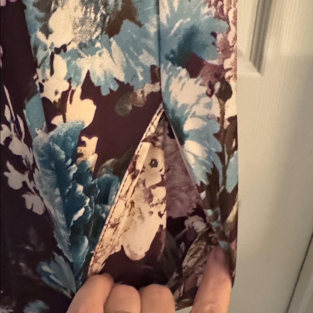 Bellamie Floral Patterned Top - Picture 4 of 7